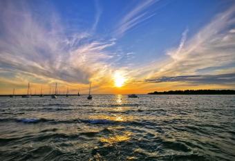 EMILY deluxe SUPERIOR 5 star studio apartment, your piece of heaven with sea & park view has Balcony rooms