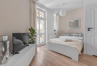 HARBOR APARTMENTS - Zabrska has Balcony rooms