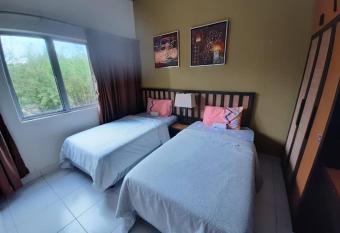 Gold Coast Morib Resort Apartment Ezzy has Balcony rooms