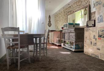 Temps de voyage, centre d Orl  ans allows 18 year olds to book a room