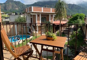 La Buena Suerte has Balcony rooms