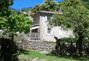 la maison de tante Jeanne has Balcony rooms