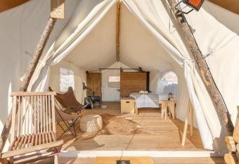 Under Canvas Lake Powell-Grand Staircase allows 18 year olds to book a room