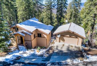 Canyons Crest has Balcony rooms
