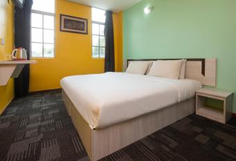 Madani Hotel allows 18 year olds to book a room