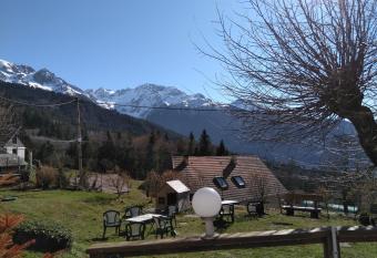 Auberge du Grand Joly allows 18 year olds to book a room