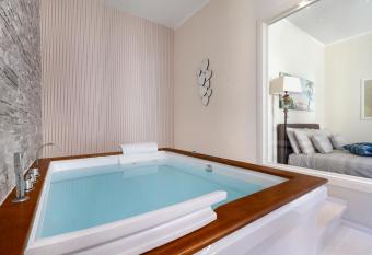 Emma luxury room allows 18 year olds to book a room