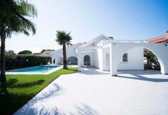 Le Agavi - Villa esclusiva per vacanze has Balcony rooms