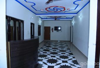 Jeet Palace has Balcony rooms