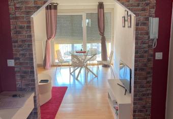 Appartemment 2 EuroAirport Basel-Mulhouse-Freiburg allows 18 year olds to book a room