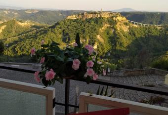 Terrazza del Poggio has Balcony rooms