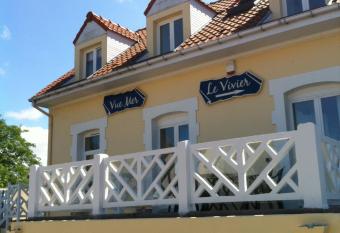 H  tel Le Vivier WISSANT - Rivi  re allows 18 year olds to book a room