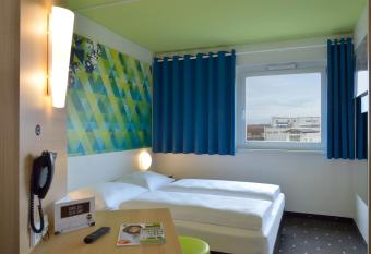 B&B Hotel Erlangen has Smoking rooms