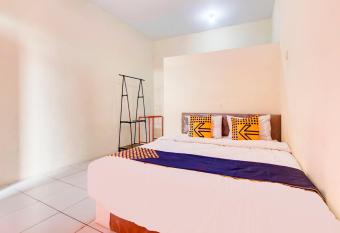 OYO 3863 Nakula Sadewa allows 18 year olds to book a room