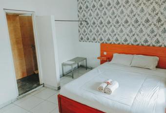 De Luck Homestay near Alun Alun Sidoarjo allows 18 year olds to book a room