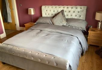 King s Suite at The Copthorne, Colwyn Bay, LL29 7YP allows 18 year olds to book a room