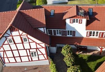 Boardinghouse Gretel allows 18 year olds to book a room