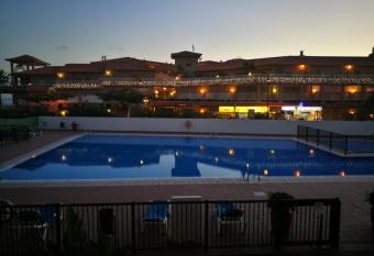 PLAYA LAS VISTAS LOFT allows 18 year olds to book a room