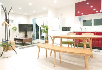 Comfort Villa V(five) allows 18 year olds to book a room