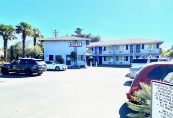 Valley Motel allows 18 year olds to book a room