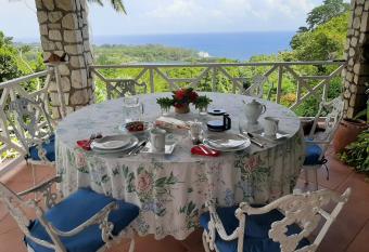 Deluxe Villas with class has Balcony rooms