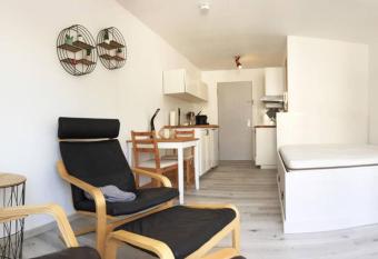 Apartment-Mitten in Konstanz + Parkplatz + Netflix TV has Balcony rooms