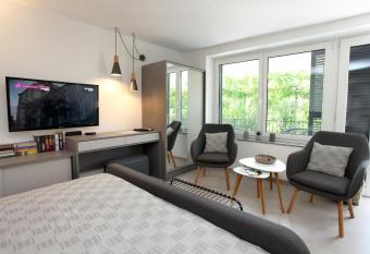 Modern Apartment Parenzana IZMA has Balcony rooms