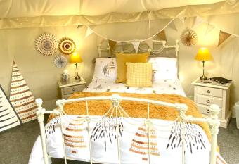 Bramble Lodge Glamping allows 18 year olds to book a room