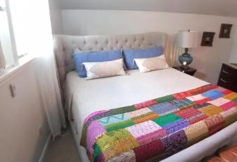 Bohemian Dreamin has Balcony rooms