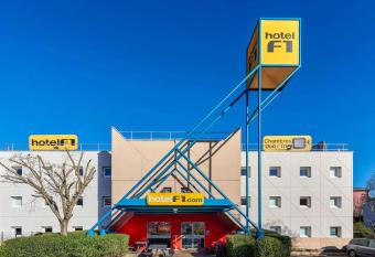 hotelF1 Les Ulis Courtaboeuf allows 18 year olds to book a room