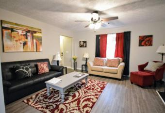 GoodKarma Rentals Hidden Gem in Acworth Fun and Family Friendly Entire Home has Balcony rooms