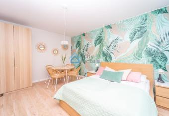 Botanika Deluxe Apartment Sopot allows 18 year olds to book a room