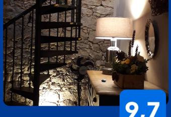 El Pajar de Cigu  uela allows 18 year olds to book a room