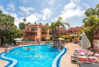 Playa de las Americas Apartment allows 18 year olds to book a room