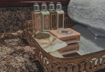 Costa del Mar Hotel Boutique has rooms with a private hot tub