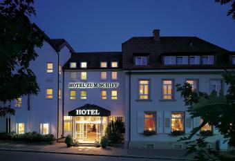 Hotel Zum Schiff allows 18 year olds to book a room