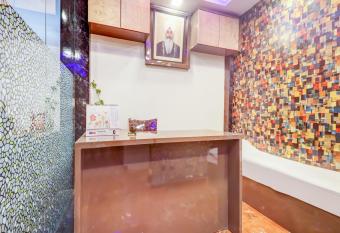 SPOT ON 74318 Hotel Preet allows 18 year olds to book a room