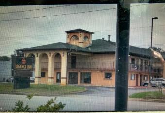 Regency Inn has Balcony rooms