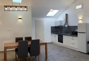 Appartement rue de Provence has Balcony rooms