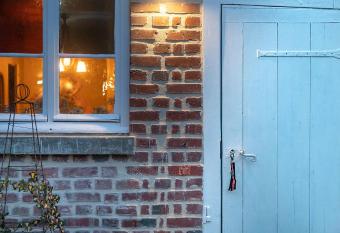 les Myrrhophores et Spa allows 18 year olds to book a room