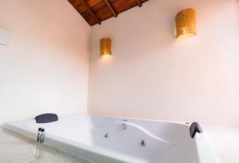 PIER BEACH CLUB allows 18 year olds to book a room