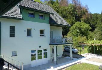 Riverside garden apartment Three Springs Tri Zvira has Balcony rooms