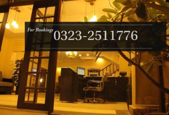 Elegant Palace Guest House Near Karachi Airport Agha Khan Expo Center has Balcony rooms