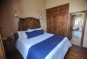 Hotel Boutique Casa de las Manrique allows 18 year olds to book a room