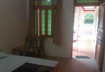 Hotel Om Shiv Shankar has Balcony rooms