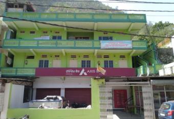 Hotel Everest has Balcony rooms