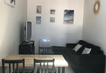 LE CHAI DE LA CHARENTAISE has Balcony rooms