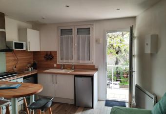 AlloAppartMeubl  _L   meraude has Balcony rooms