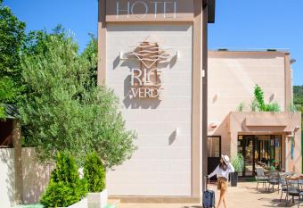 Hotel RIO VERDE has Balcony rooms
