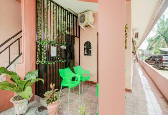 Teratai Guesthouse at RS Adam Malik Medan Mitra RedDoorz allows 18 year olds to book a room